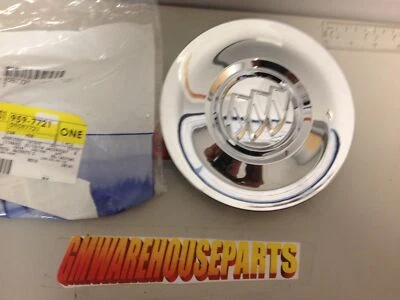 2010-2017 BUICK ENCLAVE CHROME HUB CAP (CENTER) NEW GM #  9597721 - Image 1 of 3