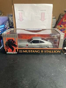 Ford Mustang 1976 Greenlight 2 sementales diecast - Imagen 1 de 4