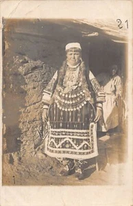 Macedonia - Girl in wedding dress - REAL PHOTO - Picture 1 of 2