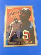 1994 Fleer Team Leaders Insert - Tony Gwynn (27 of 28)  Padres {24E5}