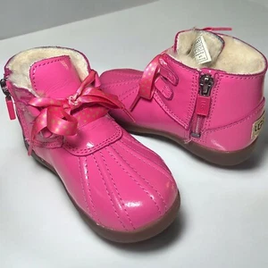 UGG Diva Pink Payton Stars Patent Leather Boots Fur Lined Side Zip Size 7.5 - Picture 1 of 7