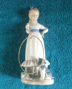 LLADRO NAO GIRL WITH HOOP & PUPPY  PORCELAIN FIGURINE - Picture 1 of 8