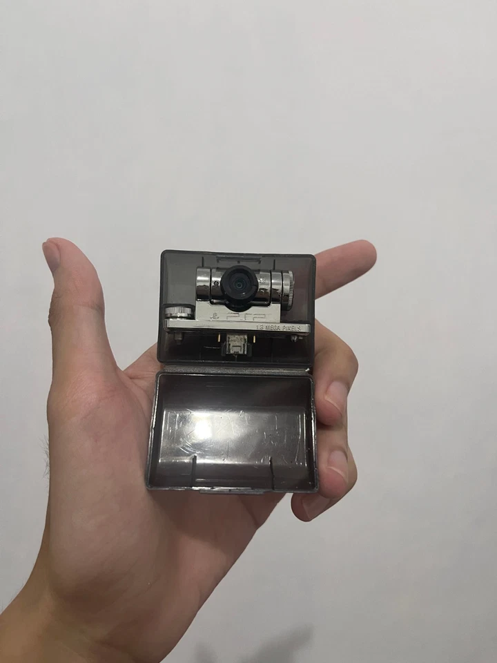 CÁMARA PSP 300 PLATA GO!CAM 1.3 Mega Píxeles Oficial Sony Playstation Portátil Foto 1 de 1