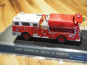 Code 3 FDNY 1:64 Limited Edt. Mack CF Pumper E 92 !! - Bild 1 von 4