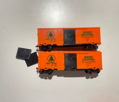 Lot of 2 Model Power HO Scale Maine Central #14785 40' Boxcars No Boxes - Image 1 of 4