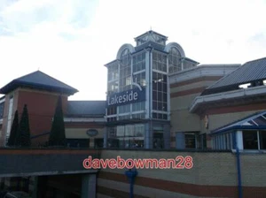PHOTO LAKESIDE SHOPPING CENTRE ENTRANCE NEAR DEBENHAMS THIS IS ONE OF THE MANY - Picture 1 of 1
