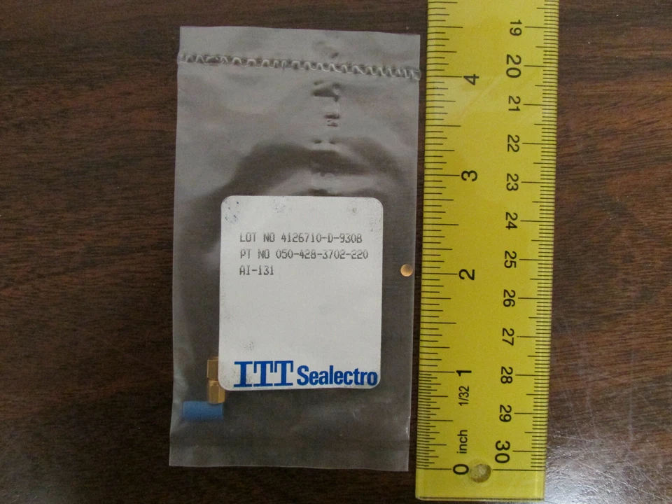 Sealectro ITT 050-428-3701-220 Coaxial Rt-Angle SMMC PL 0Hz to 12.4GHz New - Image 1 of 1