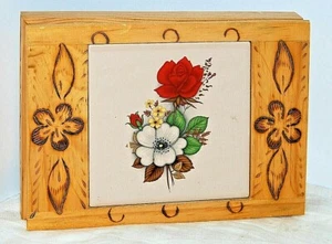 Burnt Wood Pyrography JEWELRY DRESSER BOX TRINKET w/Red Felt FLORAL CERAMIC TILE - Picture 1 of 4