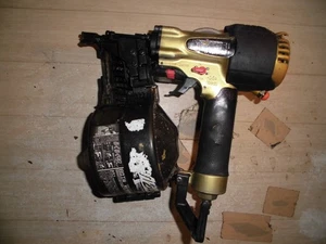 Hitachi NV65HMJ high-pressure nail gun - Picture 1 of 3