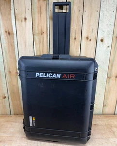 Pelican Air 1637 Hard Case Protector Rolling Black Good Condition AB Free Ship - Picture 1 of 8
