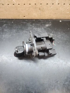 2005-10 MALIBU G6 AURA IGNITION SWITCH CYLINDER STARTER ASSEMBLY 15830608 w/KEY - Picture 1 of 6