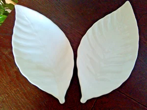 2 DDR Porzellan-Speiseplatten Form "Blätter" 22 cm x 11 cm, Neu - Bild 1 von 2