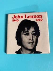 Vintage Beatles - John Lennon 1940-1980 Memorial Button - Bild 1 von 2
