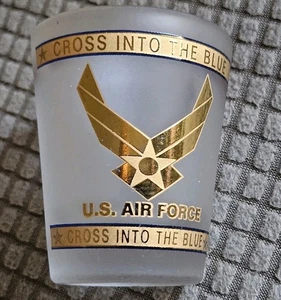 2 flüssige Unzen U.S. Air Force Emblem Design Cross Into The Blue mattiertes Schnapsglas Gold - Bild 1 von 14