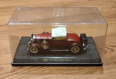 1930 Pierce Arrow Maroon 1/32 Signature Model Car - Image 1 of 4