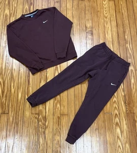 Nike Sportswear Club Fleece Burgundy Sweatshirt & Joggers Set Medium Sweatsuit - Picture 1 of 3