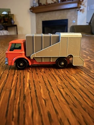 1966 Matchbox Lesney Ford Refuse Truck Garbage Truck No 7-C Red body(11) - Image 1 of 4