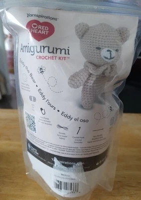 Kit de ganchillo Yarnspirations Red Heart Amigurumi Eddy Bear - Nuevo/Sellado Foto 1 de 4
