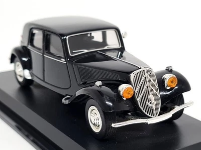 Atlas 1/43 - Citroen 11CV Black Diecast Scale Model Car - Image 1 of 4