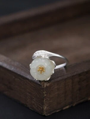 I04 Anello Fiore Di Bianca Giada Foglia Argento 925 Tgl 18 - 19 Misura - Immagine 1 di 4