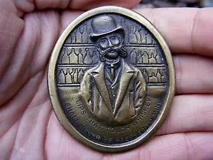 Hebilla de cinturón de colección BARTENDER 1976 labios que tocan whisky IMC alcohol borracho RARO EN MUY BUEN ESTADO++ - Imagen 1 de 4