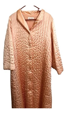 Vintage Vanity Fair Women’s Nylon Quilted Peach House Coat Robe Size 14 1960’s - Image 1 of 4