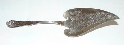 Antique Reed & Barton PEARL 1898 Silverplate Pie Cake Server - Image 1 of 4