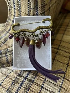 Victorian Vintage Brooch. Beautiful Dangling Glass Beads With Tassel. - Picture 1 of 2