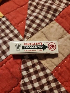 VINTAGE UNOPENED WRIGLEYS SPEARMINT CHEWING GUM .25c FREE SHIPPING - Picture 1 of 4