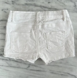 Cotton On Kids Jean Shorts Girls sz 8 White Denim Distressed Stretch Adj Waist - Bild 1 von 7