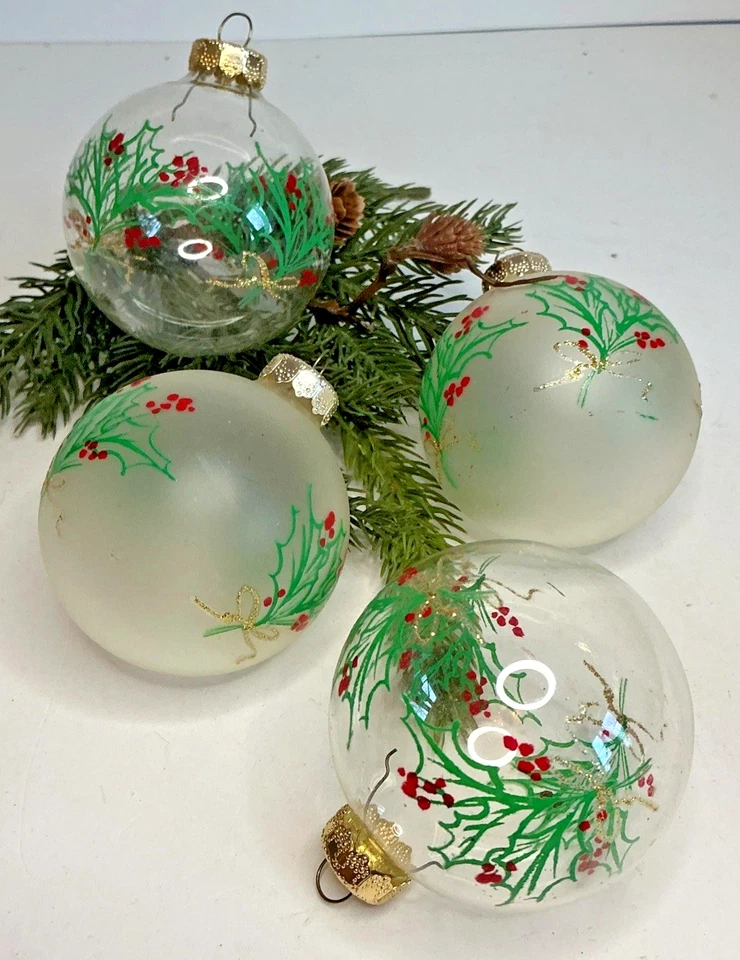 Juego de 4 adornos de bola de vidrio Rauch patrón de acebo con brillo transparente y esmerilado Foto 1 de 3