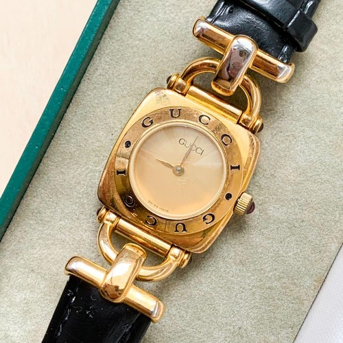 GUCCI 6300L Donna Quarzo Quadrante Oro Cinturino Nero Con Scatola Buono Funzionante