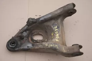 64-72 GM A cuerpo delantero izquierdo control inferior brazo A con buje redondo de 1.900"" y 1.650"" - Imagen 1 de 2