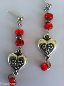 HERZ Ohrstecker silberfarben Herz mit roten und silbernen Perlen Schmuck NEU - Bild 1 von 1
