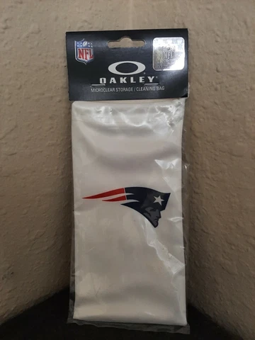 NFL Oakley Sunglass Cleaning Microclear Cloth Bag Case New England Patriot White Cover