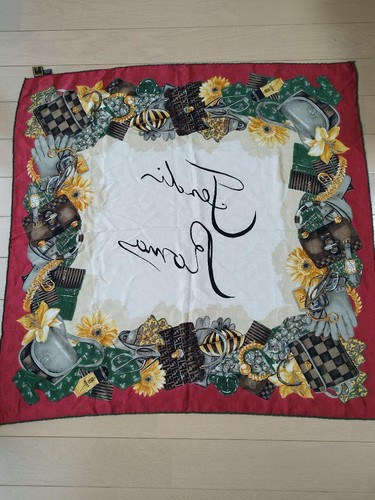 Sciarpa Fendi prodotto originale con cartellino qualità no scatola 100% seta marca abbigliamento