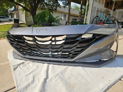 Parachoques delantero + parrilla (Hyundai Elantra 2021 - 2023) -- Sin usar, perfecto estado Foto 1 de 4
