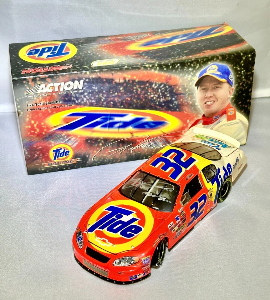 Autograph  Ricky Craven 2004 Action 1/24 #32 Tide Chevy Monte Carlo  - Image 1 of 1
