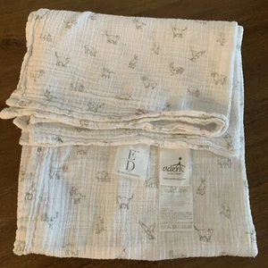 Aden & Anais Swaddle Blanket White with Boys And Girls - Picture 1 of 2