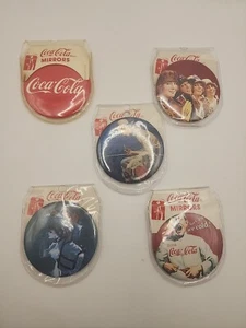 Specchietti vintage con bottoni Coca Cola - Foto 1 di 12