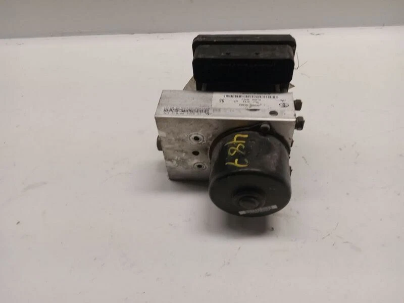 Conjunto de bomba de freno antibloqueo ABS Toyota Sequoia 2003-2004 4,7 L control de deslizamiento 4x4 Foto 1 de 1