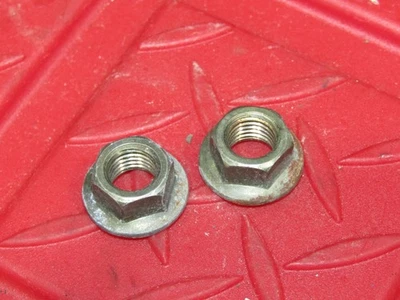 Nissan Pathfinder 1999-2004 OEM brazo limpiaparabrisas retenedor tuercas juego 01 02 03 Foto 1 de 2