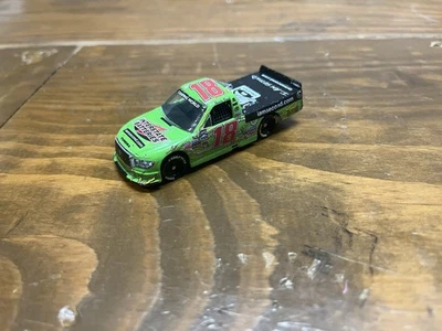 *PEDIDO ANTICIPADO PERSONALIZADO* Camión Kyle Busch 2010 #18 baterías interestatales 1/64 Foto 1 de 4