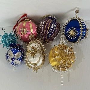 Vintage Weihnachten Handarbeit Ornamente Perlen Schmuck Stecknadel verziert - Menge 7 - Bild 1 von 22