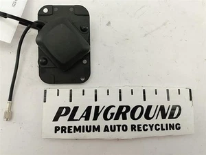BMW 525i 530i E39 Sedan GPS Antenna 1996 1997 1998 1999 2000 2001 2002 2003 - Picture 1 of 8
