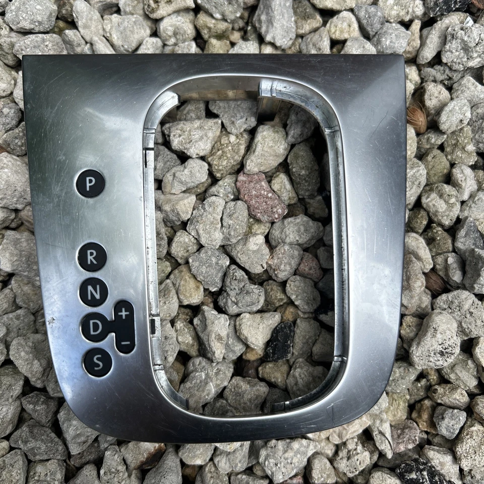 VW Jetta 2014 plateado palanca de cambios automática moldura OEM - 5C7713203A - ¡Envío rápido! Foto 1 de 4