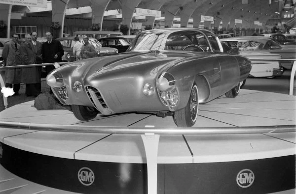 Oldsmobile Golden Rocket concept car Motor Show 1958 Car Old Photo - image 1 of 1