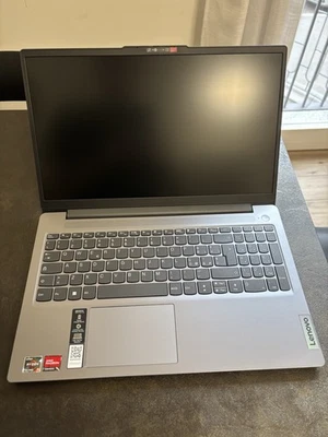 Lenovo IdeaPad Slim 3 15AMN8 15,6" Touch (512GB SSD, AMD Ryzen 5 7000 Serie,... - Immagine 1 di 4