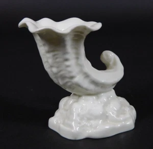 Antique 1902 Royal Worcester Small White English Porcelain Cornucopia Vase 3212 - Picture 1 of 6