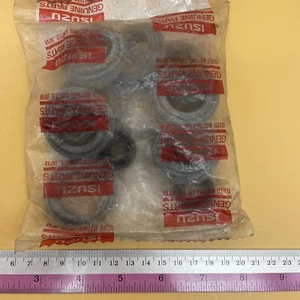 5-87831621-0 Genuine ISUZU Cup Set Cyl Rear NPR NOS OEM - Picture 1 of 3